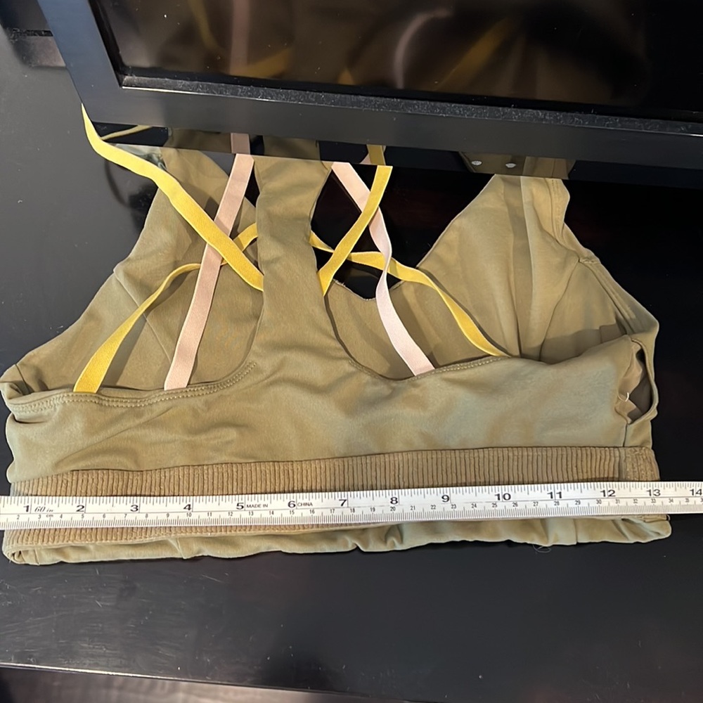 Fabletics small 2 piece set - Picture 8 of 8